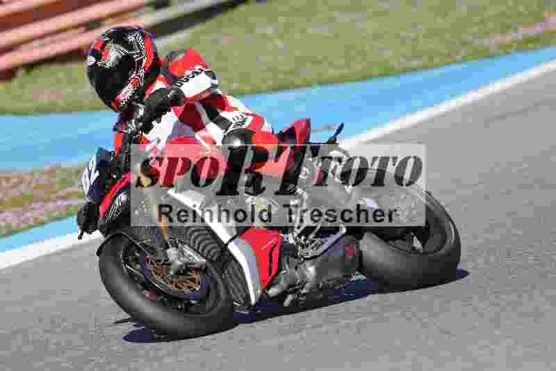 /Archiv-2025/02 28.-31.01.2025 Moto Center Thun Jerez/gruen-green/82